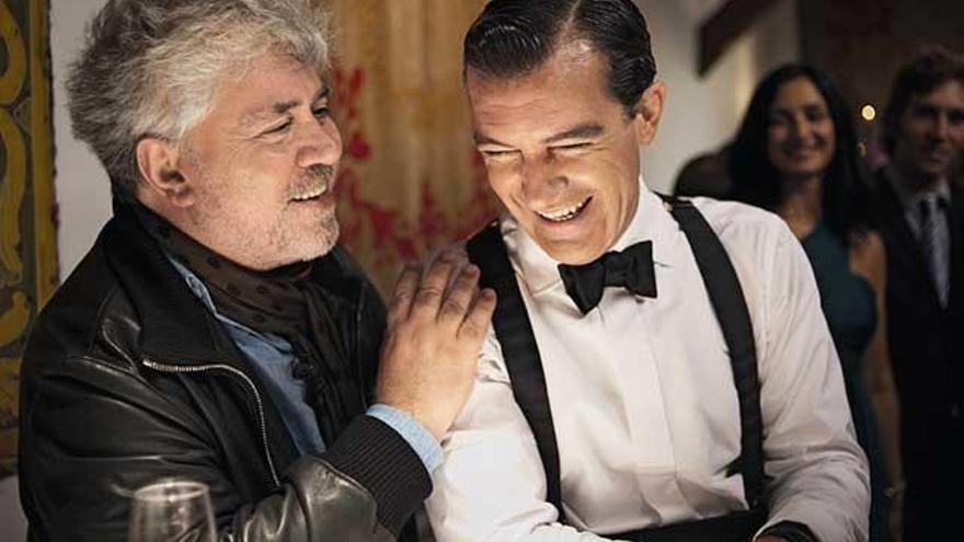 Almodóvar y Banderas, durante el rodaje de &#039;La piel que habito&#039;