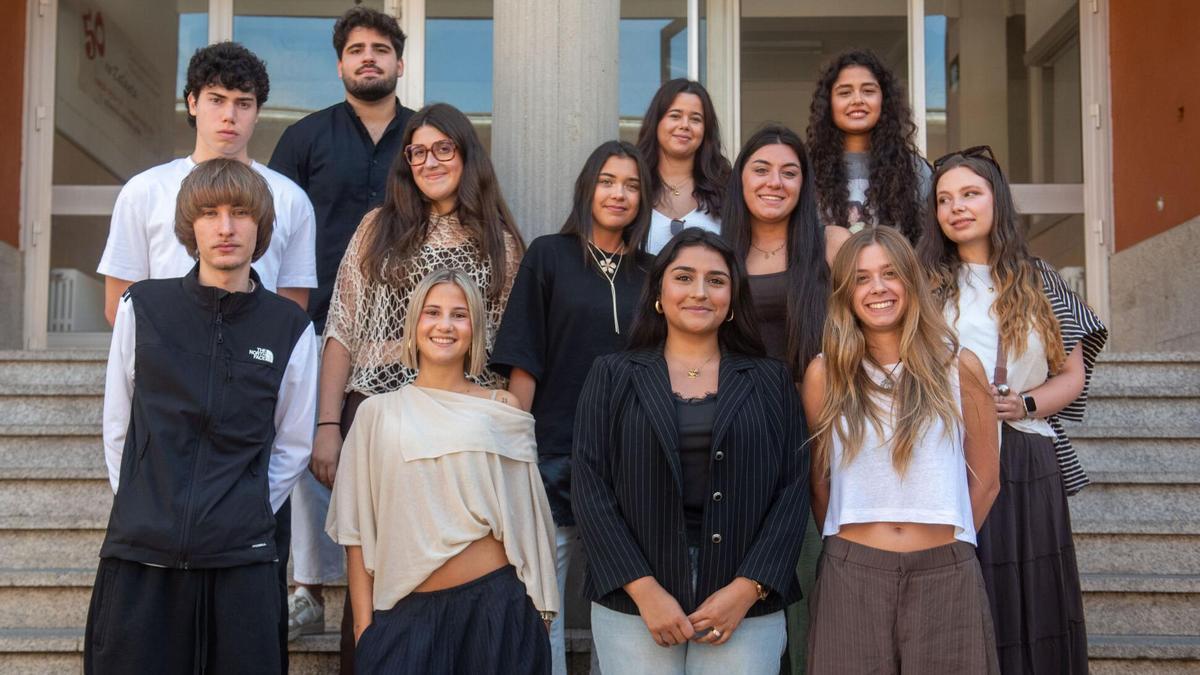 Los doce alumnos del IES Menéndez Pidal que han realizado sus prácticas Erasmus+.