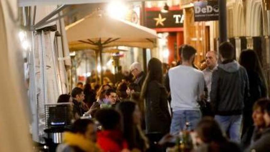 Veladores de la zona de ocio del centro de la ciudad