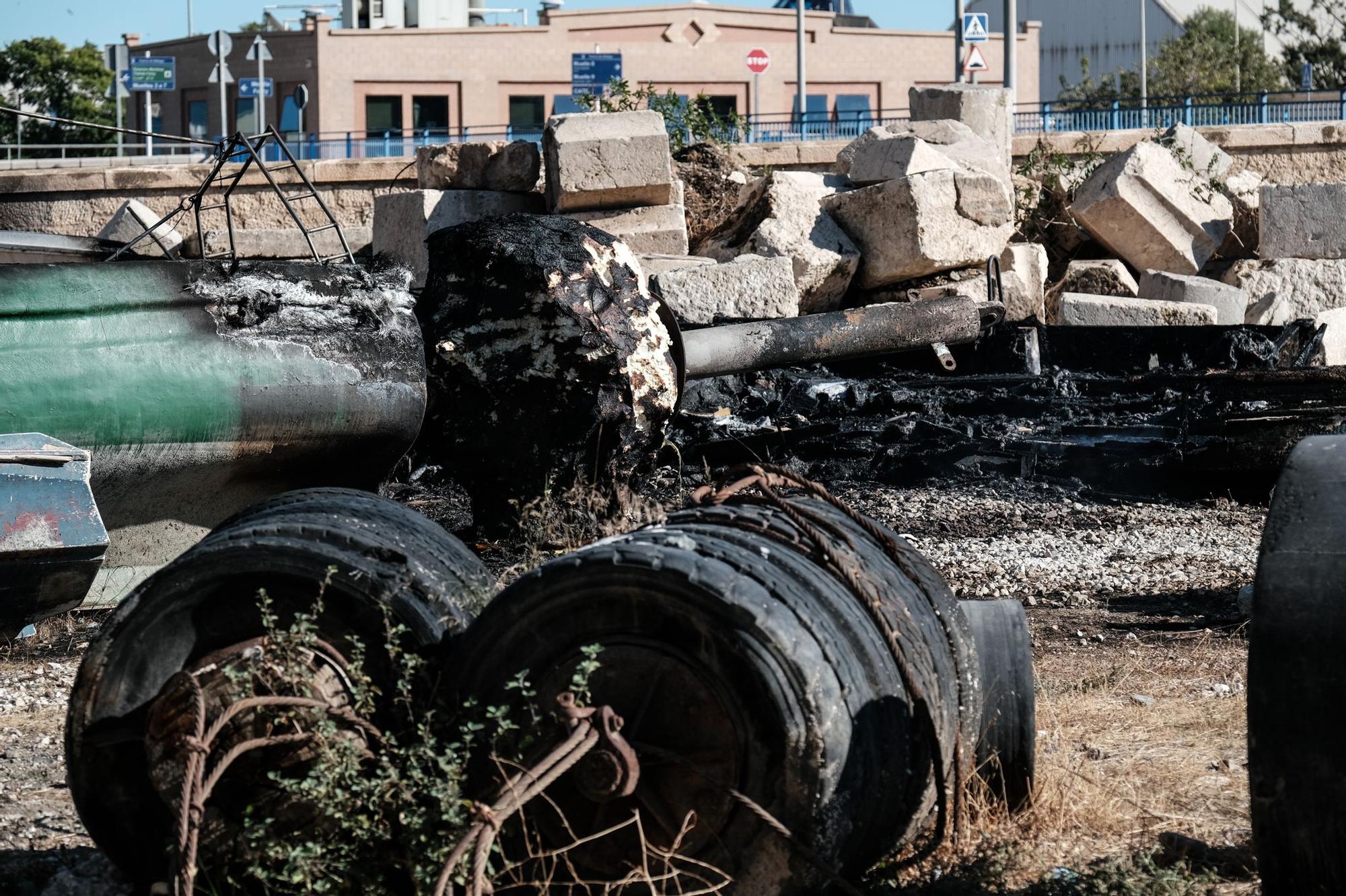 Incendio de embarcaciones decomisadas en el Puerto de Málaga