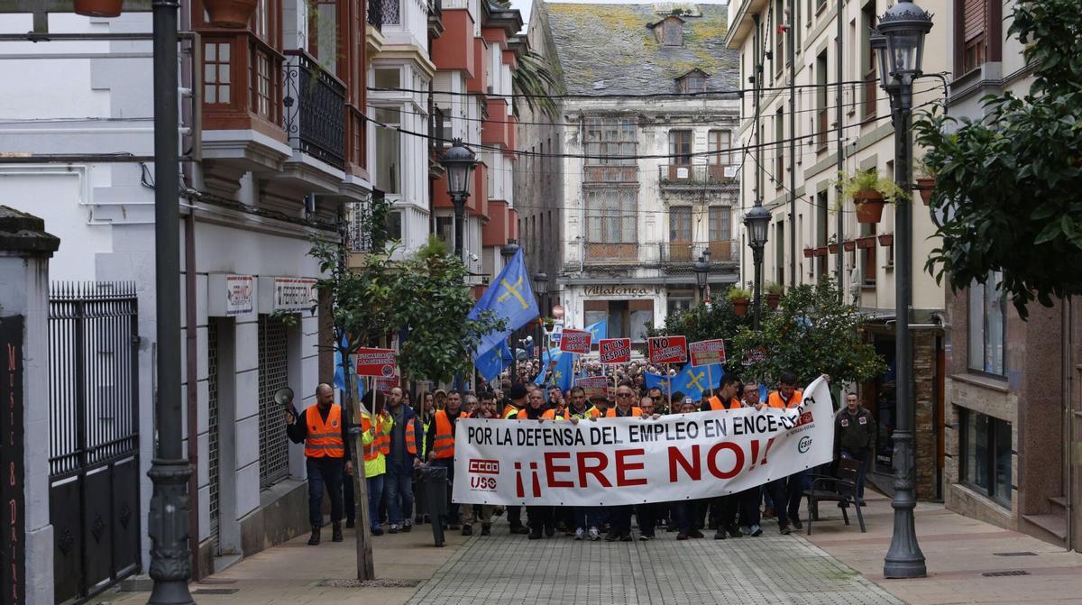EN IMÁGENES: Así fue la manifestación que llenó las calles de Navia en ...