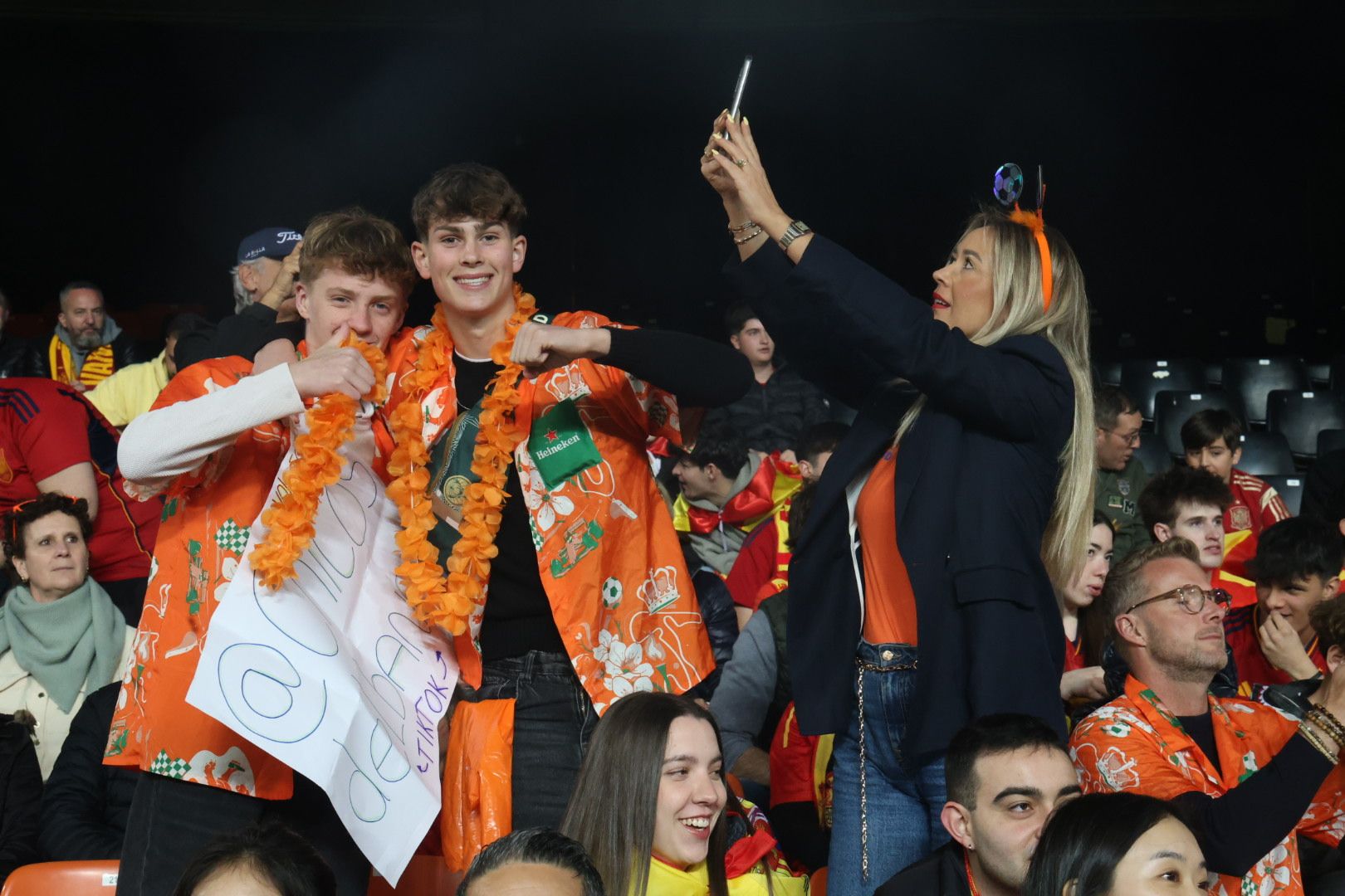 España - Países Bajos: Búscate en la grada de Mestalla