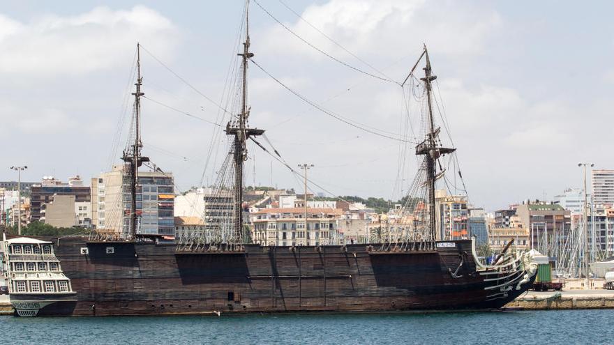 El Santísima Trinidad vuelve a estar en el escaparate del Puerto de Alicante