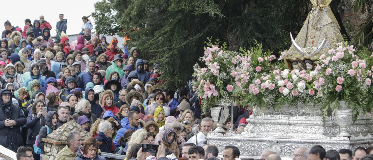 Imagen de la bajada de la Virgen de la Montaña.