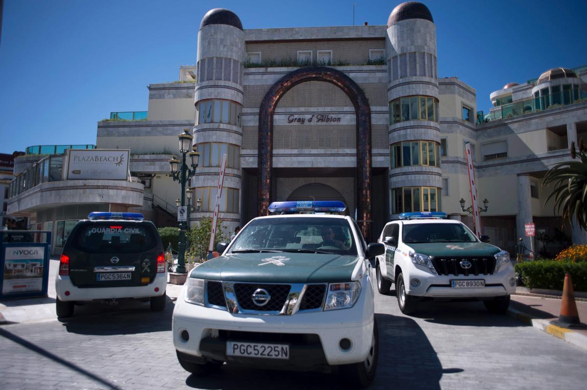 Operación de la Guardia Civil contra las propiedades de Rifaat al-Assad en Puerto Banus, Marbella, el 4 de abril de 2017