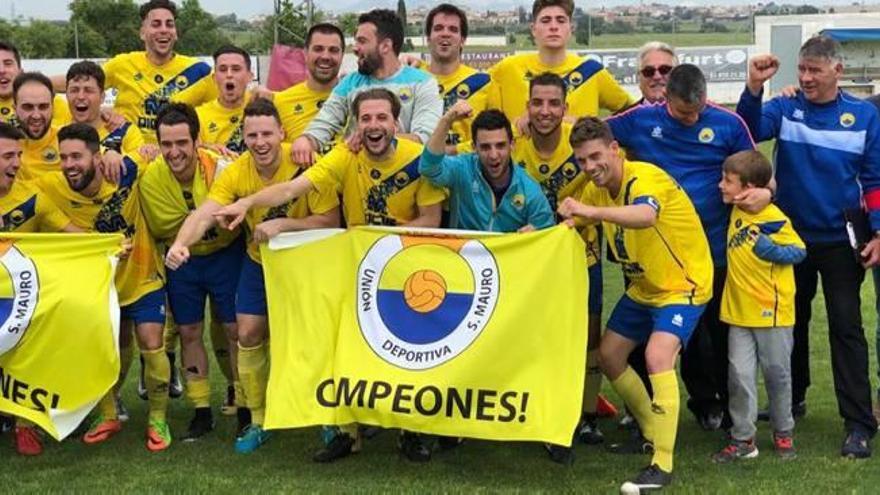 L&#039;equip celebra el títol de campió després de la victòria contra el Sant Pere Molanta