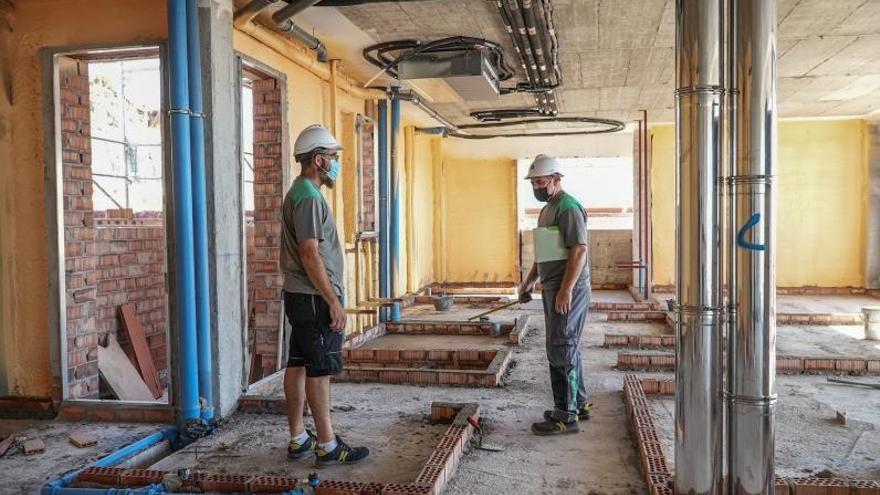 Profesionales de la construcción, en una obra en la Costa del Sol.