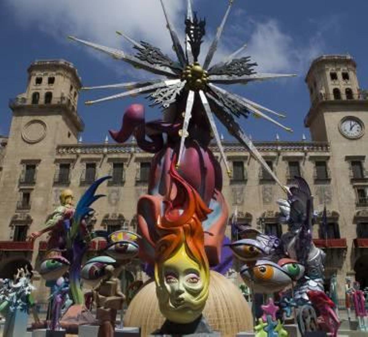 La Hoguera Oficial de Alicante el pasado mes de junio.