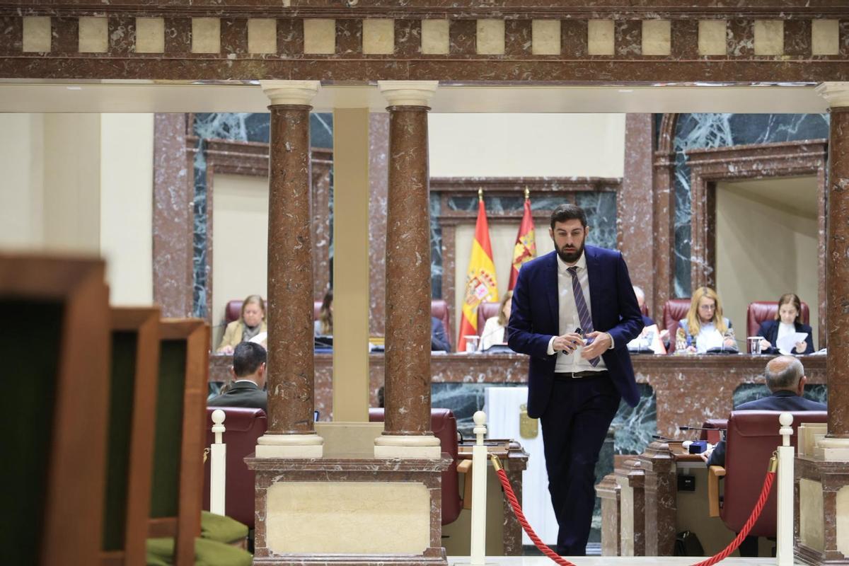 José Ángel Antelo, este miércoles por la mañana saliendo del salón de plenos de la Asamblea Regional.