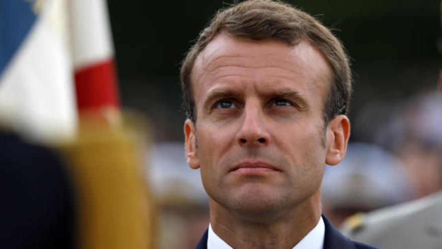 La popularidad de Macron baja a mínimos históricos en Francia