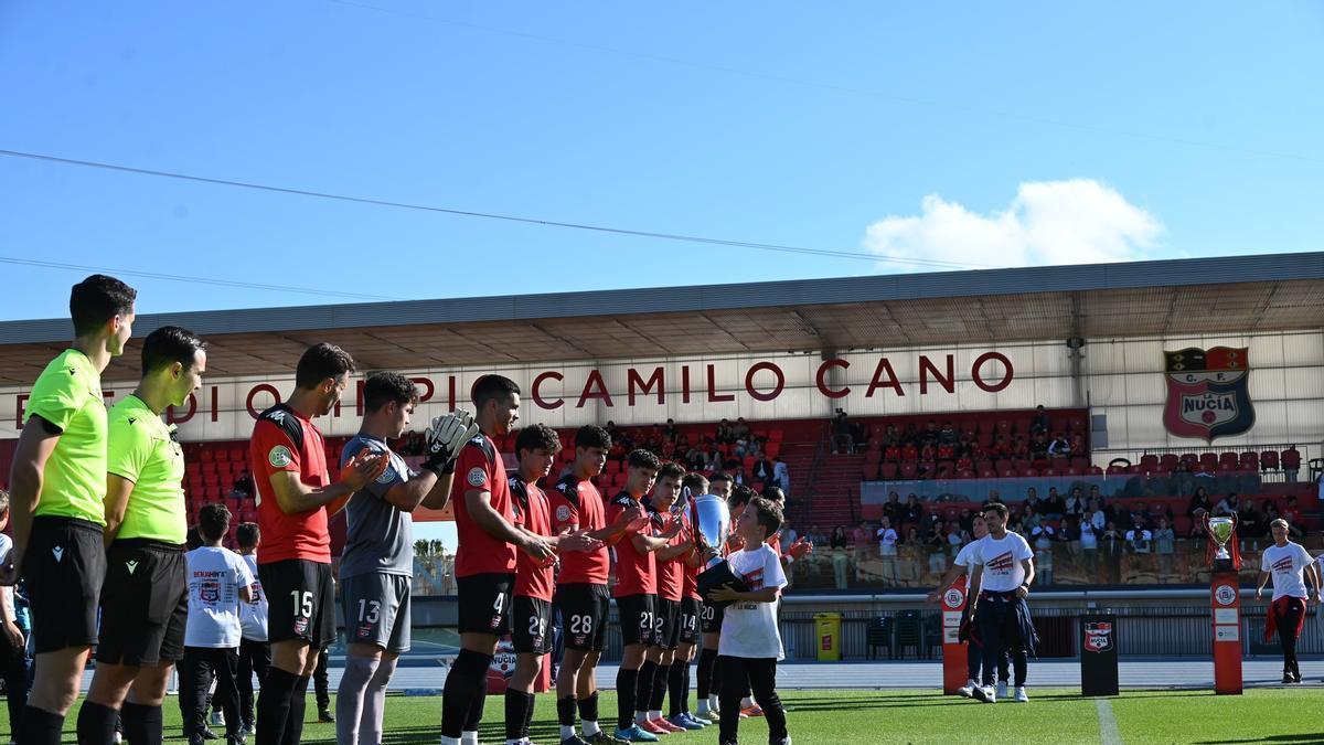 Este domingo 17 de mayo a las 18 horas el C.F. La Nucía se enfrentará al At. Saguntino en el Estadi Olímpic Camilo Cano, en el partido de ida de la 1ª eliminatoria del Playoff de Ascenso a Segunda Federación.