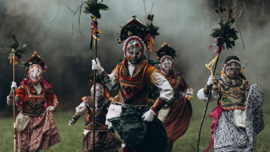 Un momento de la representación de Las Salguerinas de Pillarno. | ARTURO SOLÍS