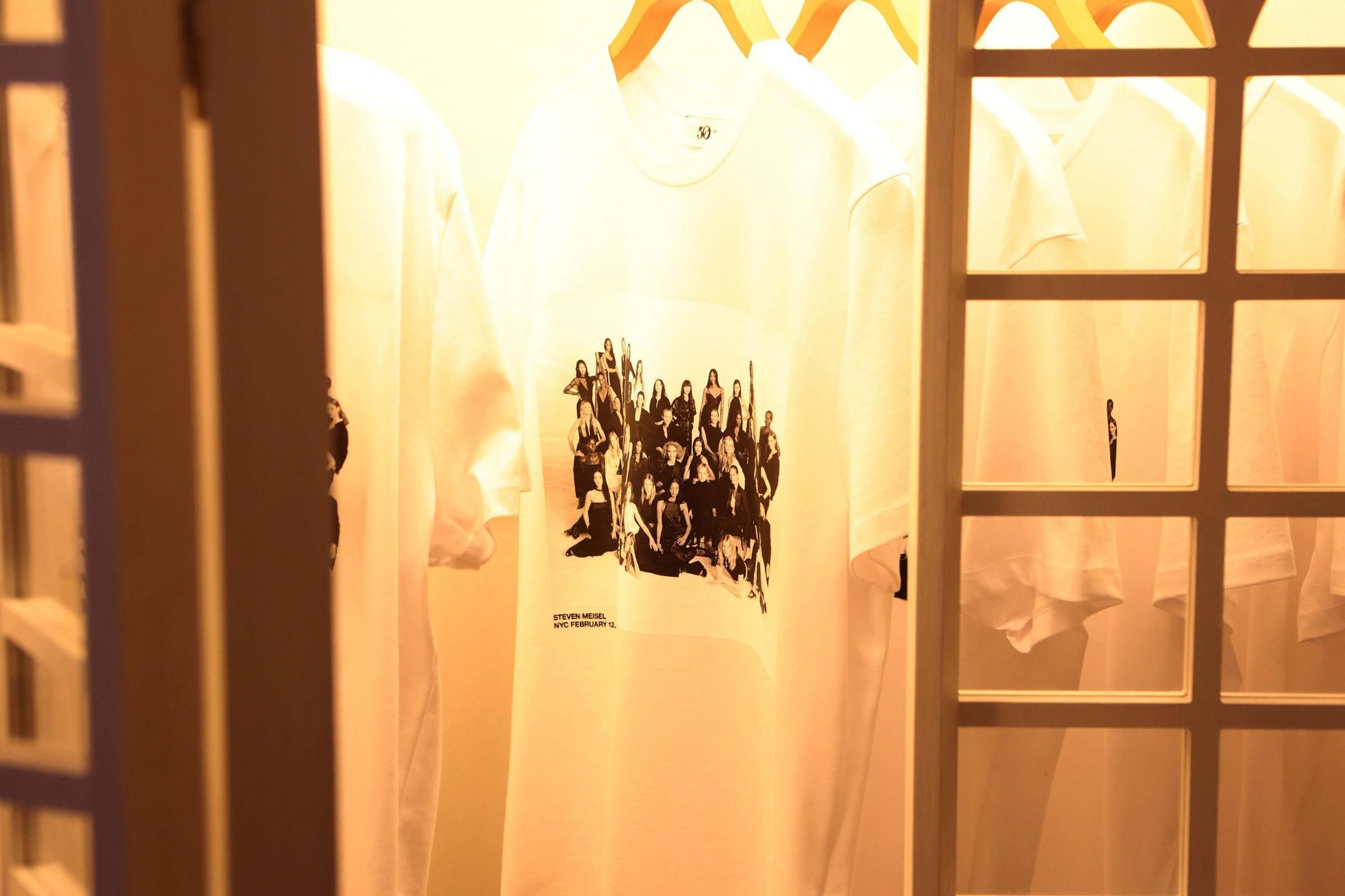 Reinauguración de la primera tienda de Zara: un homenaje a la Marina y una colección exclusiva