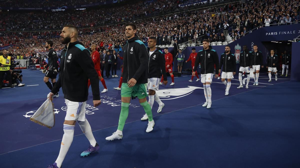 Benzema y Courtois, instantes previos al inicio de la final de la Champions League.