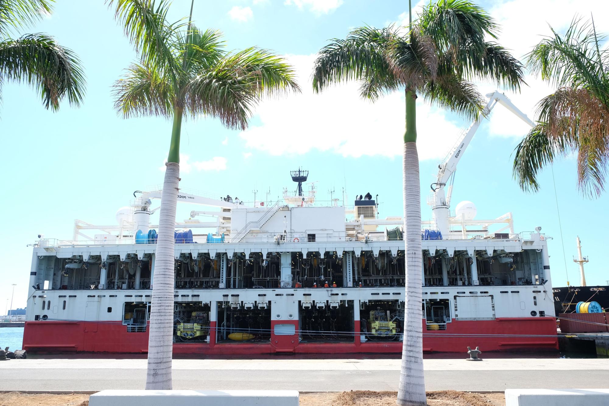 El barco más ancho del mundo, en Las Palmas