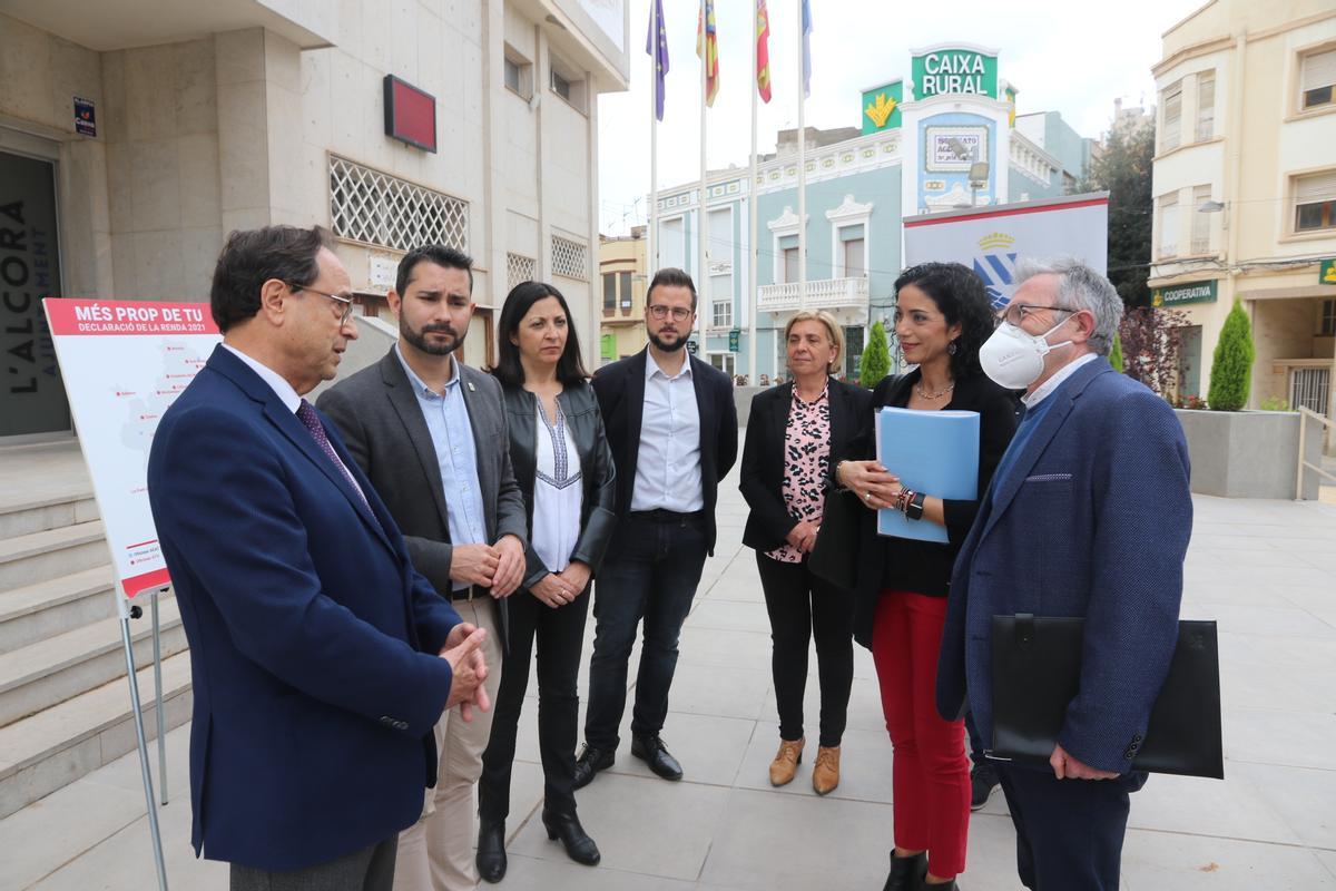 Foto de la visita del conseller a l'Alcora.