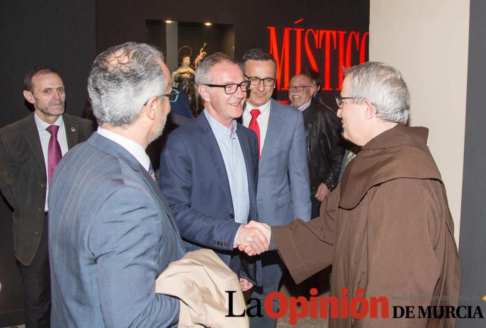 El Ministro de Cultura visita la exposición 'Místi