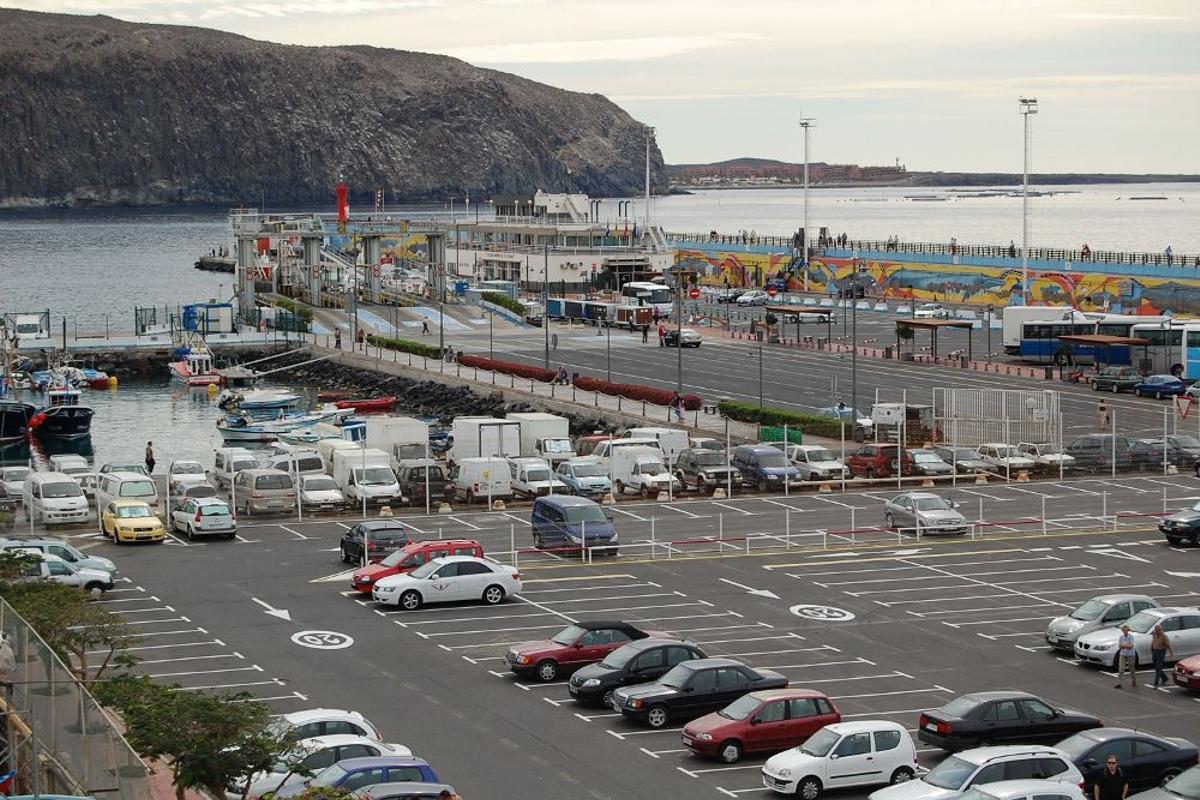 Puerto de Los Cristianos, en Arona.