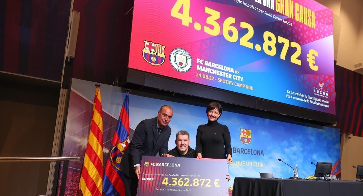 Yuste, vicepresidente del Barça, Unzué y Arregui, presidenta de la Fundación Luzón, en el Auditori 1899 del Camp Nou.