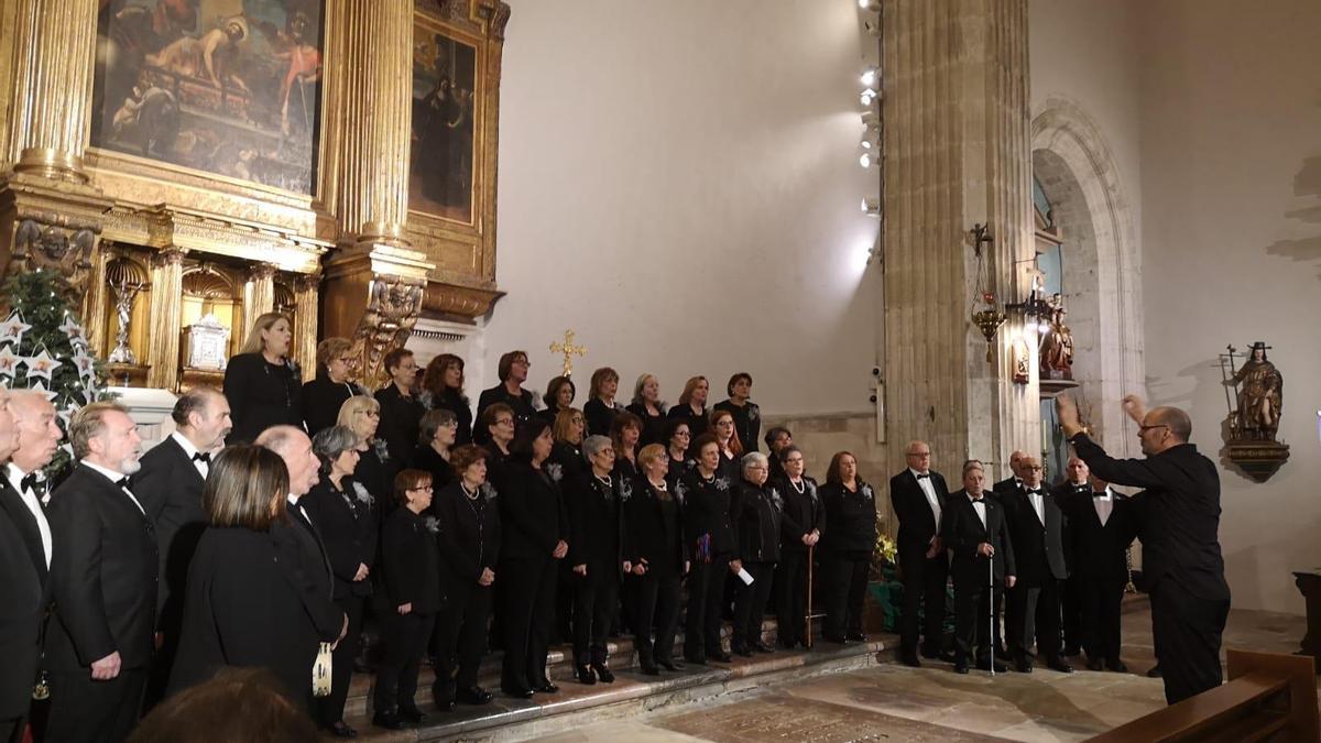 El Coro Vetusta durante una actuación.