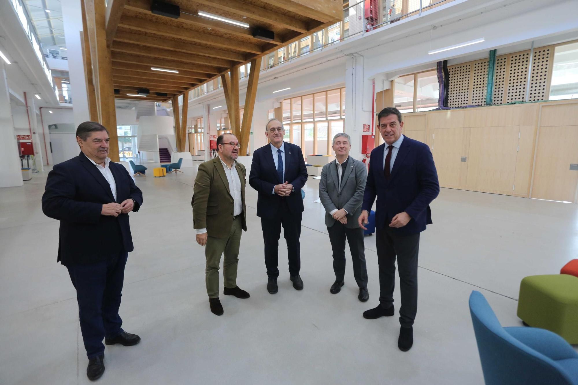 Encuentro de Besteiro en A Coruña con los tres rectores de las universidades gallegas