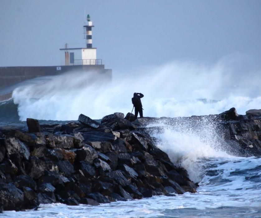 Temporal de viento y oleaje en Asturias