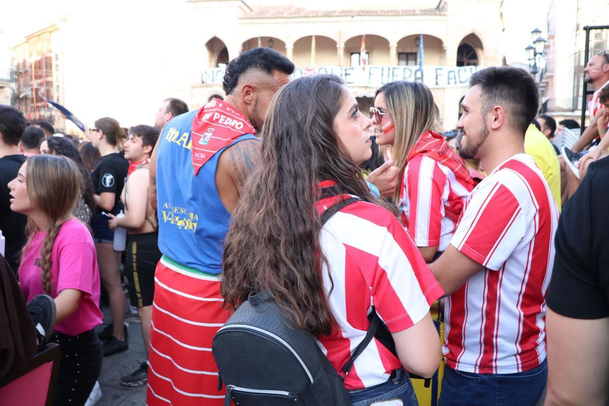 Las calles y bares de Zamora repletos para ver la final por el ascenso a Segunda