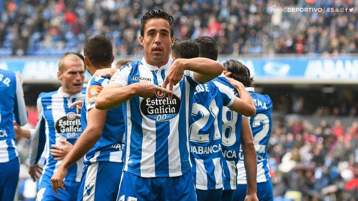 Pedro Sánchez celebra el segundo gol del Deportivo al Reus.