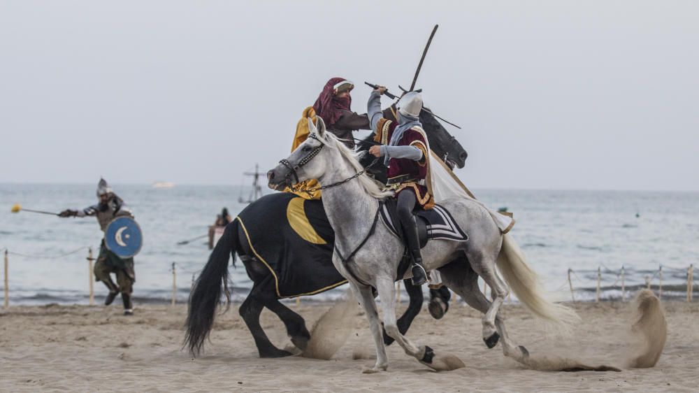 Desembarco de los Moros y Cristianos en la Playa de El postiguet