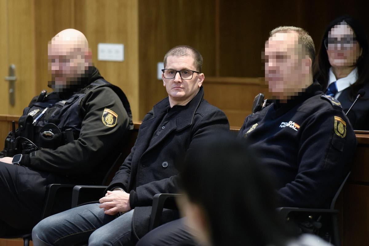 Sergio D. E., este lunes, en el banquillo de los acusados de la Audiencia Provincial de Huesca.