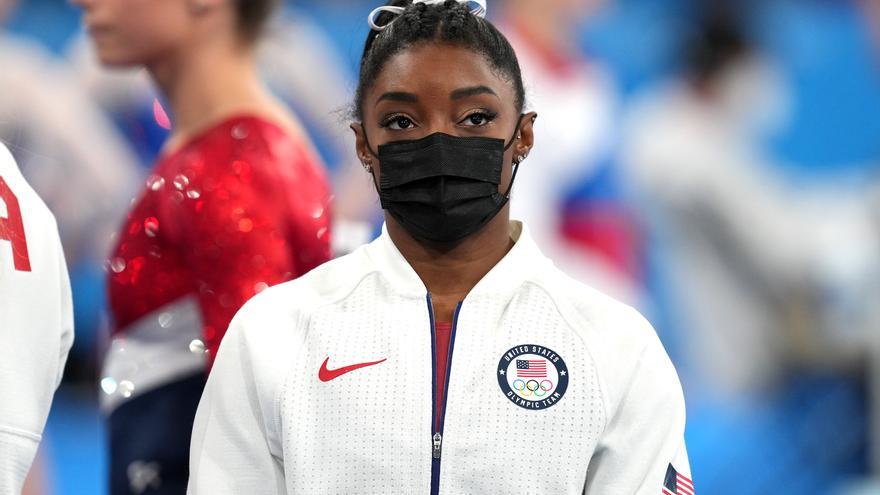 Simone Biles se retira de la final por equipos de gimnasia y está en duda su continuidad en los Juegos