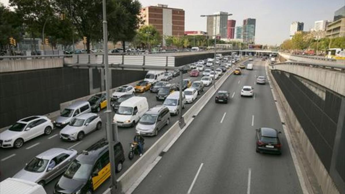 La autovía a cielo abierto después de la plaza de Europa, próxima etapa de urbanización de la Granvia de L'Hospitalet aprobada por la Generalitat.