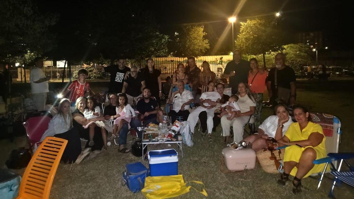 La familia Martínez, la noche de los Fuegos.