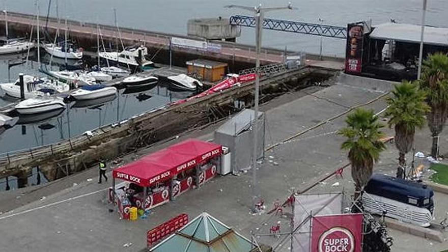 El muelle derrumbado este lunes en Vigo.