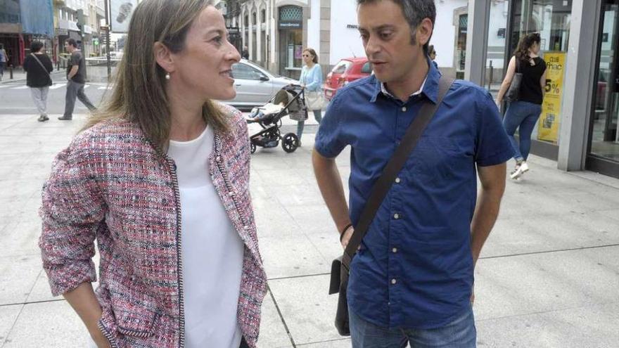 La conselleira de Infraestruturas, Ethel Vázquez, y el alcalde, Xulio Ferreiro, en agosto de 2015.