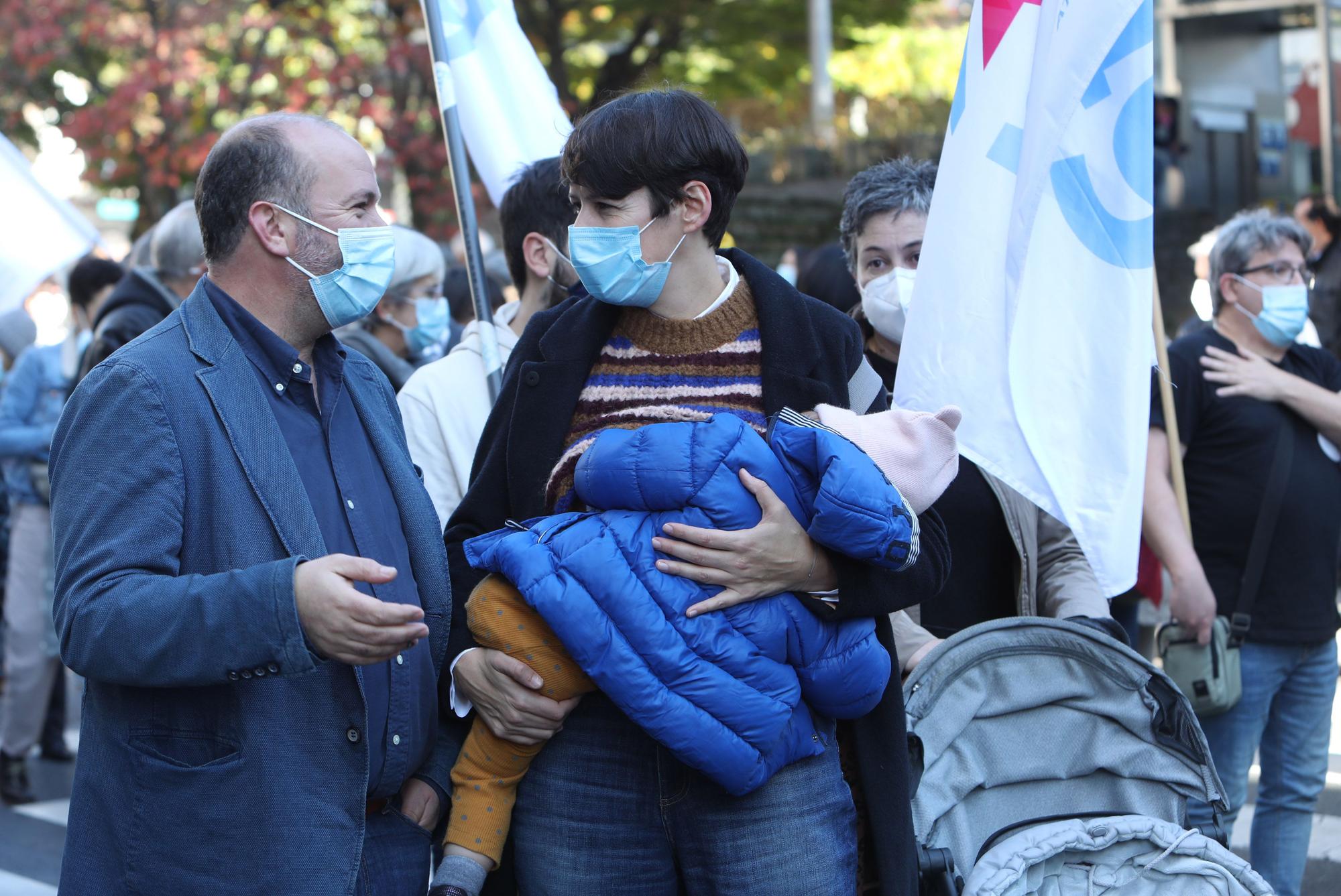 Masiva movilización en Santiago contra las "privatizaciones" y "recortes" del Sergas en Atención Primaria