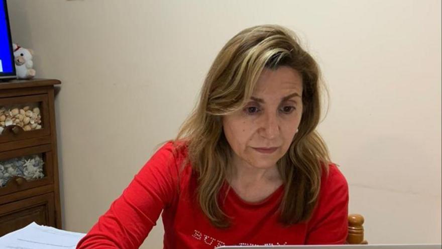 Maria Villajos teletrabajando