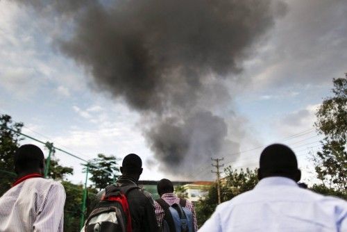CONTINÚAN UN INTENSO TIROTEO EN CENTRO COMERCIAL OCUPADO EN NAIROBI