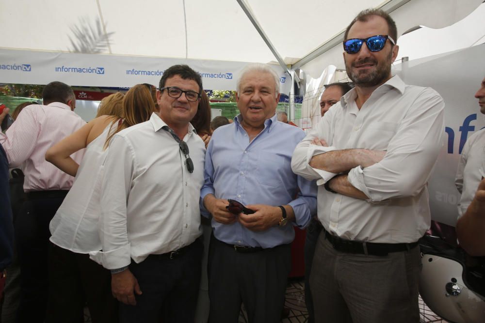 El director de INFORMACIÓN, Toni Cabot, el presidente de Coepa y Aefa, Francisco Gómez y el secretario general de Aefa, Juanjo Castón