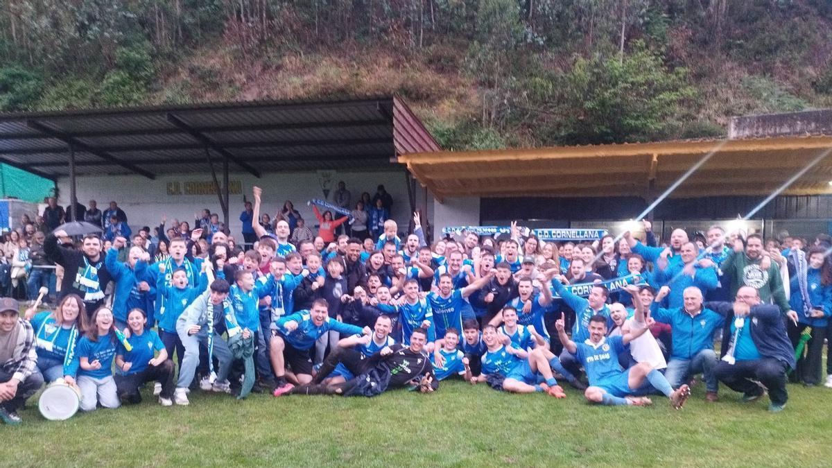 Emoción y alegría en el ascenso a segunda Asturfutbol del Club Deportivo Cornellana: "Nos lo merecemos"