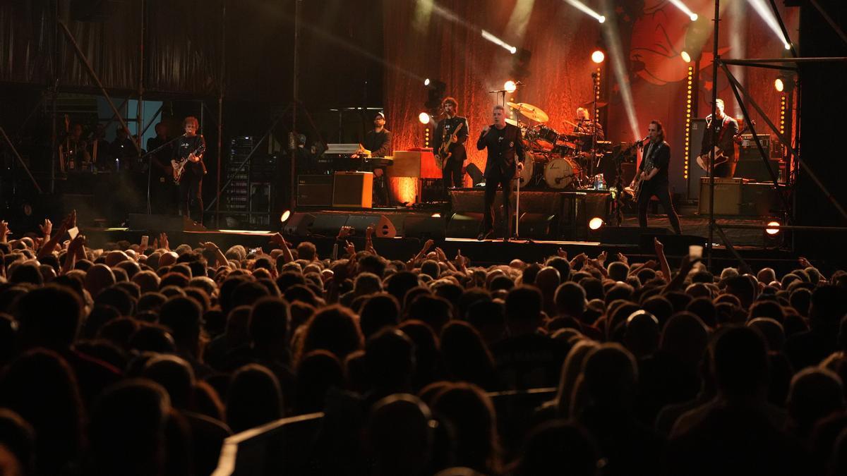 Loquillo puso la nota más canalla de Míticos Festival en Castelló con los temas de su último trabajo.