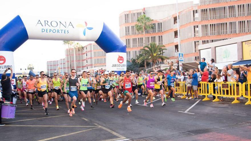 Instante de la salida de la pasada edición del Medio Maratón Las Galletas. | | E.D.