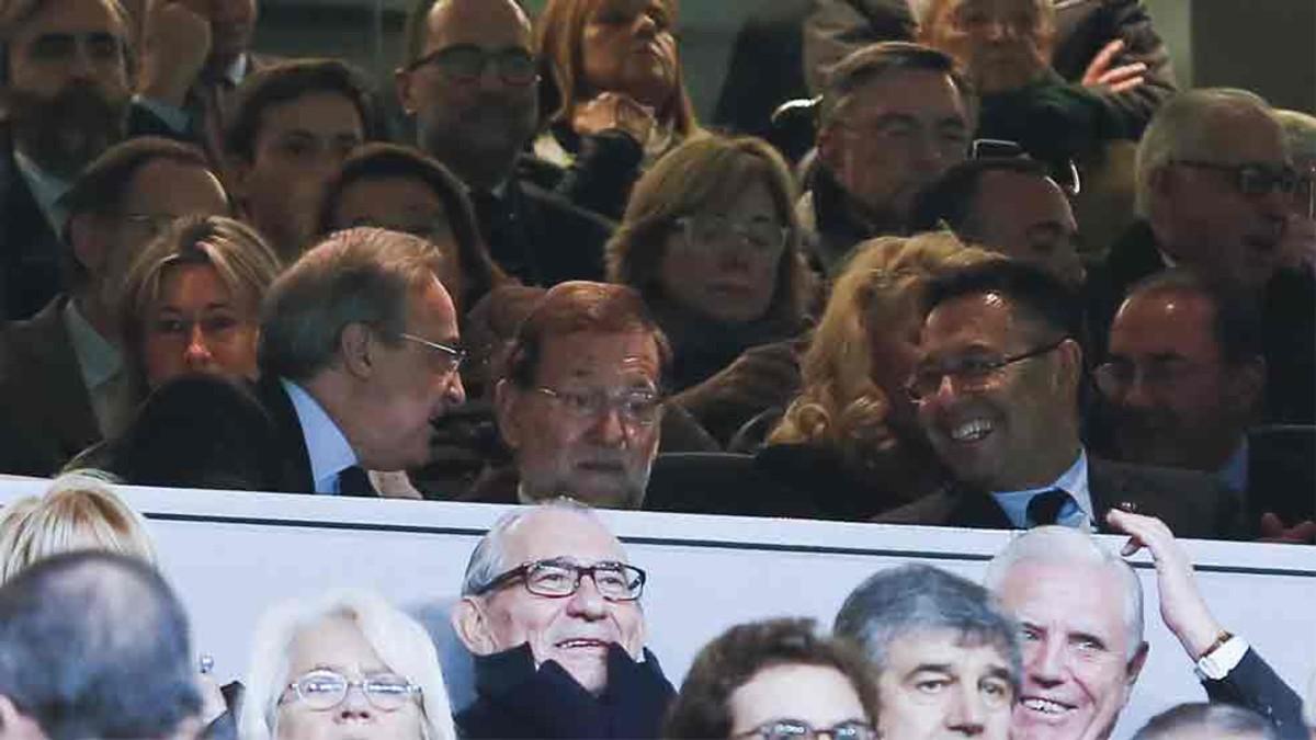 Florentino Pérez, junto a Mariano Rajoy y Josep Maria Bartomeu