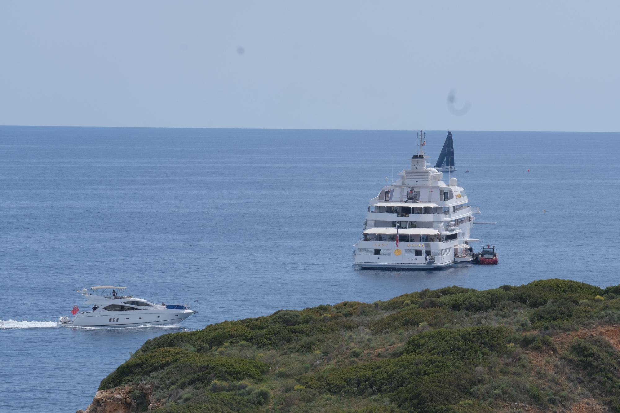 Megayates en Mallorca: Las fotos en la isla del Black Pearl y el Lady Moura