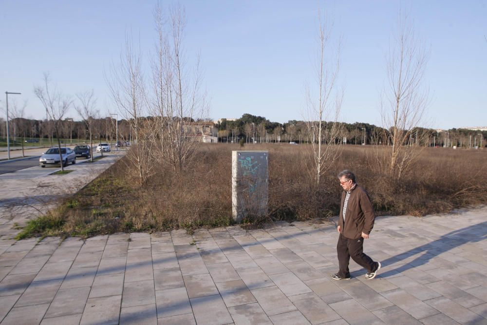 Terrenys on s'ubicarà l'aparcament d'autocaravanes a Girona