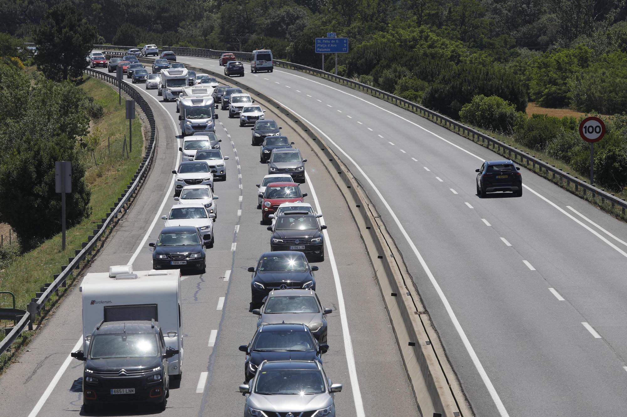 Retencions en carreteres gironines per l'operació tornada de la segona Pasqua