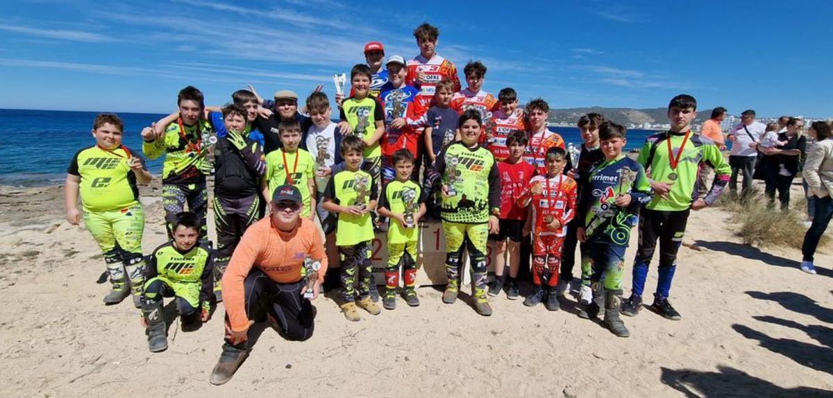 Buen papel en Sant Josep de los jóvenes pilotos de Ibiza en el Balear Base de Trial