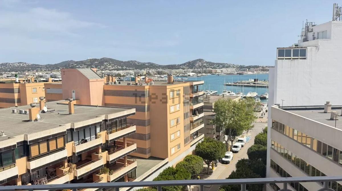 A la venta un ático en Ibiza con unas vistas de 360 grados "que quitan el aliento”: desde Dalt Vila a Talamanca