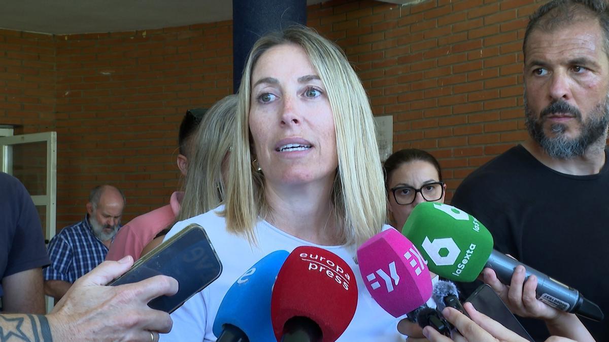 Fotogalería | María Guardiola visita a los vecinos evacuados por el incendio de Las Hurdes Fotogalería | María Guardiola visita a los vecinos evacuados por el incendio de Las Hurdes