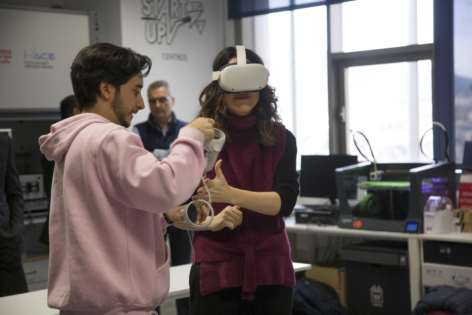 Aitana Mas visita la UPV en Alcoy